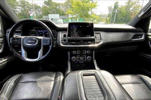 Used 2021 GMC Yukon XL SLT w/ SLT Premium Package image 14
