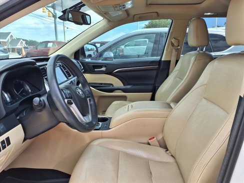 Used 2015 Toyota Highlander Limited image 7