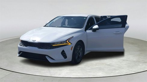Used 2021 Kia K5 LXS image 10
