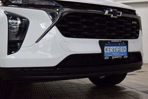 Certified 2024 Chevrolet Trax RS w/ Driver Confidence Package image 13