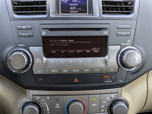 Used 2011 Toyota Highlander 2WD image 12