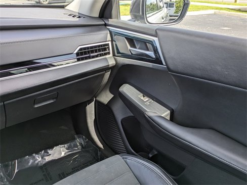 Used 2022 Mitsubishi Outlander SE image 18