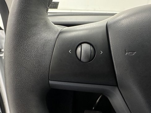 Used 2023 Tesla Model Y Long Range image 24