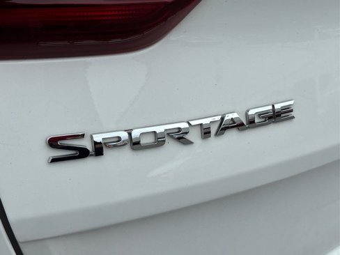 Used 2020 Kia Sportage LX image 14