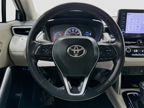 Used 2022 Toyota Corolla Cross LE image 11