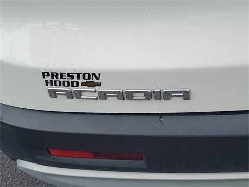 Used 2017 GMC Acadia SLE image 9