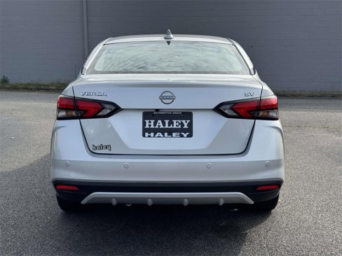 Used 2023 Nissan Versa SV image 21