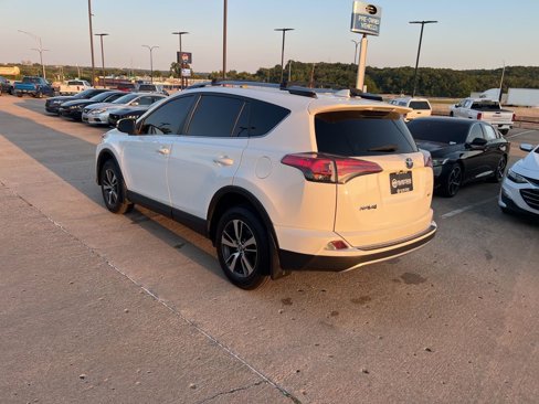 Used 2018 Toyota RAV4 XLE image 5