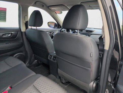Used 2018 Nissan Rogue S image 19