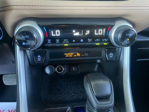 Used 2021 Toyota RAV4 XLE image 30