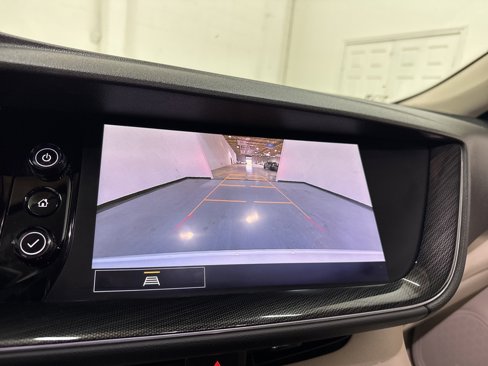Used 2021 Buick Envision Essence image 45