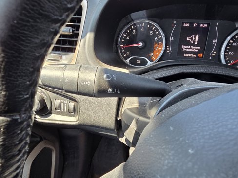 Used 2015 Jeep Renegade Latitude w/ Popular Equipment Group image 17