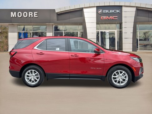 Used 2023 Chevrolet Equinox LT image 3