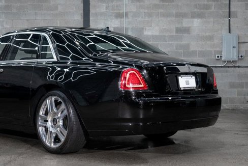 Used 2016 Rolls-Royce Ghost image 36