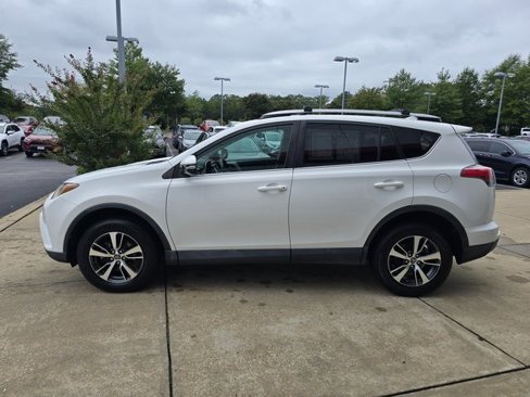 Certified 2018 Toyota RAV4 XLE image 4