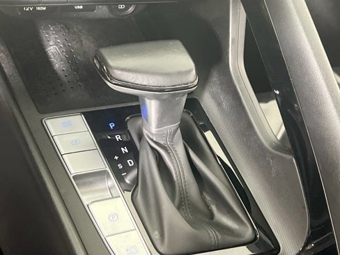Used 2023 Hyundai Elantra Limited image 17