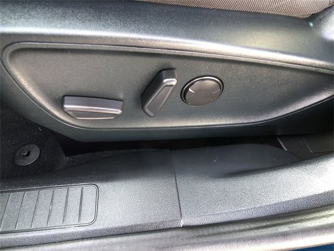 Used 2020 Ford Escape SE image 12