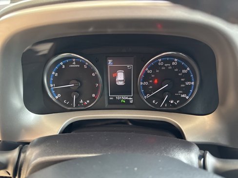Used 2016 Toyota RAV4 Limited image 16