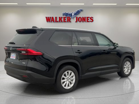 Used 2024 Toyota Grand Highlander XLE image 3