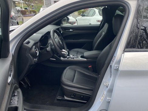 Used 2023 Alfa Romeo Stelvio Ti image 22