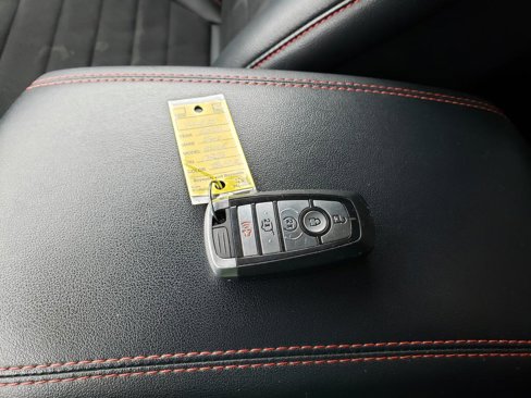 Used 2022 Ford Edge ST-Line image 24