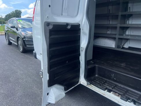 Used 2022 GMC Savana 2500 w/ Driver Convenience Package image 15