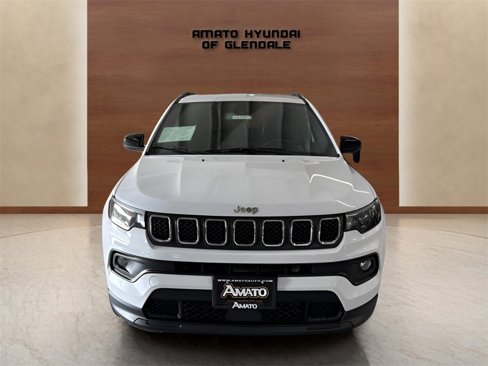 Used 2023 Jeep Compass Latitude image 9