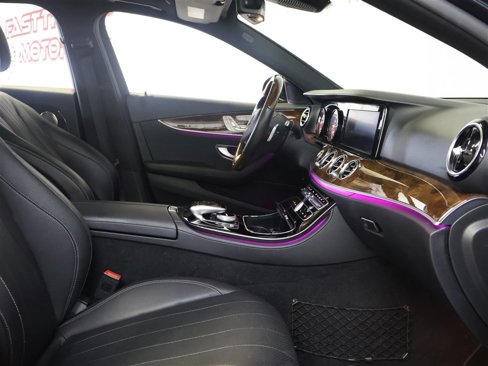 Used 2017 Mercedes-Benz E 300 4MATIC image 20