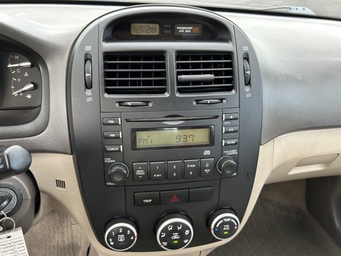 Used 2009 Kia Spectra EX image 17