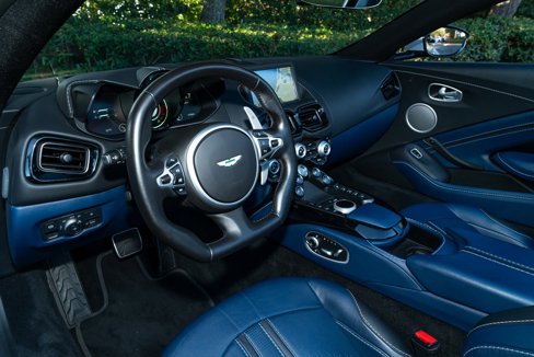 Used 2023 Aston Martin V8 Vantage Roadster image 16