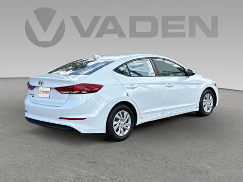 Used 2017 Hyundai Elantra SE image 17
