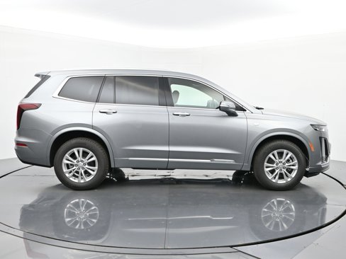 New 2025 Cadillac XT6 Luxury image 6