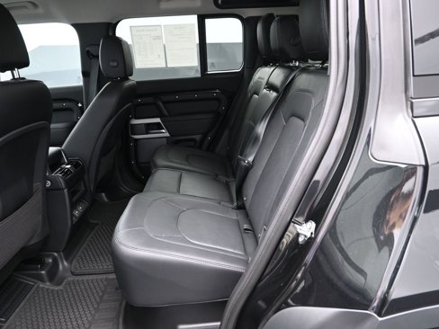 Used 2024 Land Rover Defender 110 S image 23