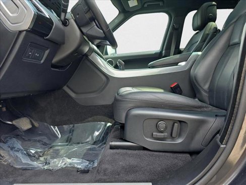 Used 2020 Land Rover Range Rover Sport HSE image 28