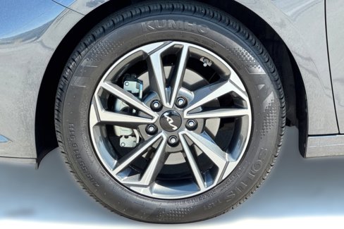 Used 2023 Kia Forte LXS w/ LXS Technology Package image 10
