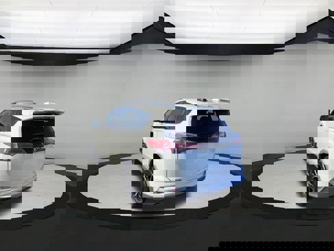 Used 2018 Toyota RAV4 SE image 6