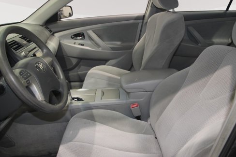 Used 2011 Toyota Camry LE image 12
