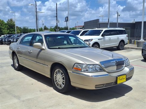 Used 2007 Lincoln Town Car Signature Limited image 21