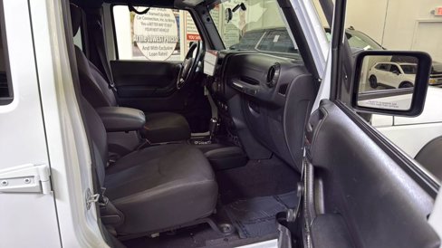 Used 2017 Jeep Wrangler Unlimited Sport w/ Max Tow Package image 15