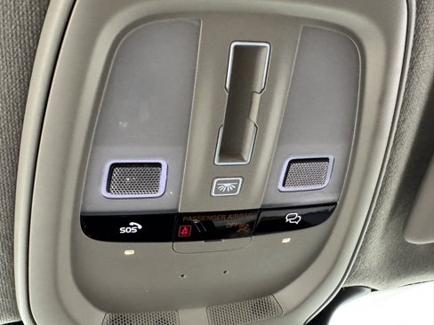 Certified 2024 Volvo XC40 B5 Plus image 23