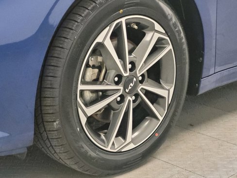 Used 2023 Kia Forte LXS image 31