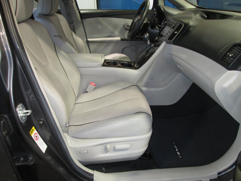 Used 2015 Toyota Venza XLE image 23