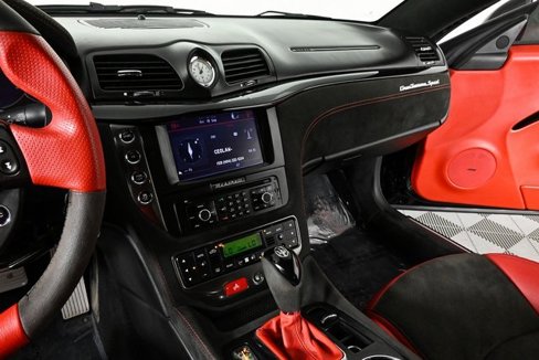 Used 2015 Maserati GranTurismo Sport image 17
