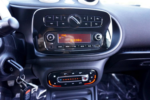 Used 2016 smart fortwo pure image 13