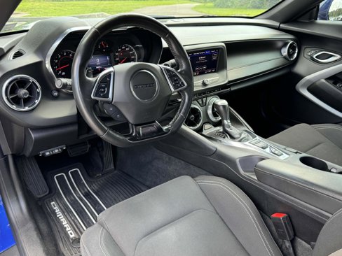Used 2021 Chevrolet Camaro LT w/ RS Package image 3