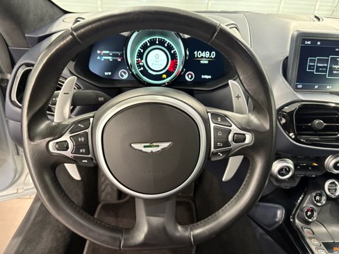 Used 2019 Aston Martin V8 Vantage Coupe image 11