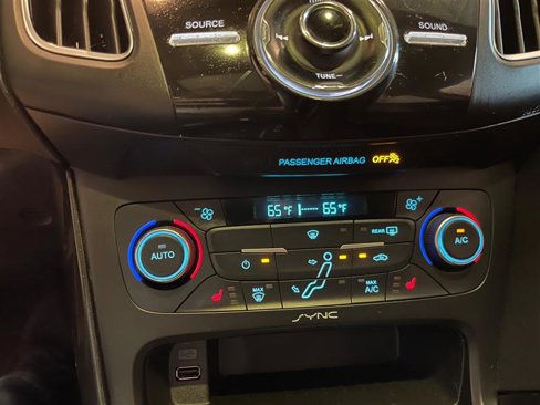 Used 2017 Ford Focus Titanium w/ Titanium Technology Package image 19