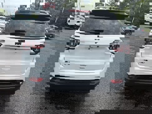 Used 2023 Jeep Compass Altitude image 8