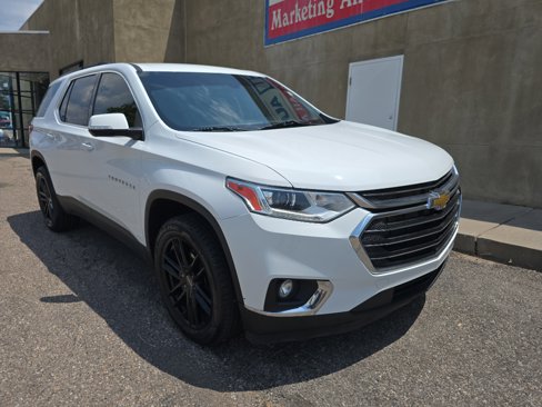 Used 2021 Chevrolet Traverse LT w/ LT Premium Package image 6