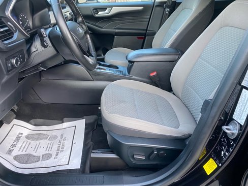 Used 2021 Ford Escape SE w/ Cold Weather Package image 16